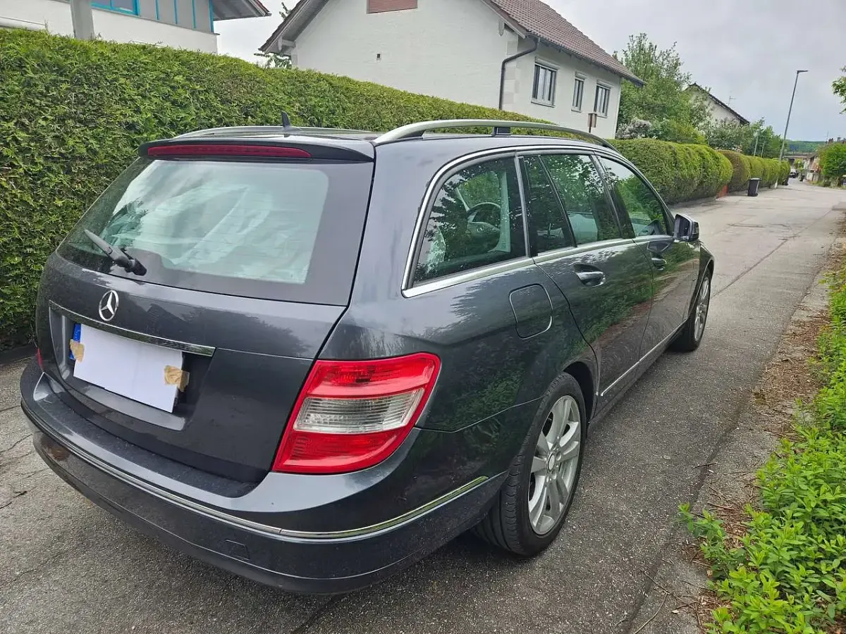 Gebraucht Mercedes C180 Elegance 156 PS (114 kW) 2010 Grau Kombi