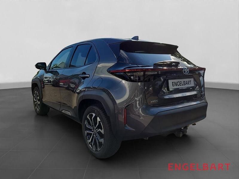 Gebraucht Toyota Yaris Cross Team 116 PS (85 kW) 2023 Grau SUV