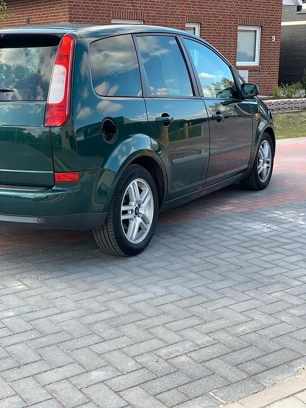 Second-hand Ford Focus 100 CP (73 kW) 2004 Verde Hatchback