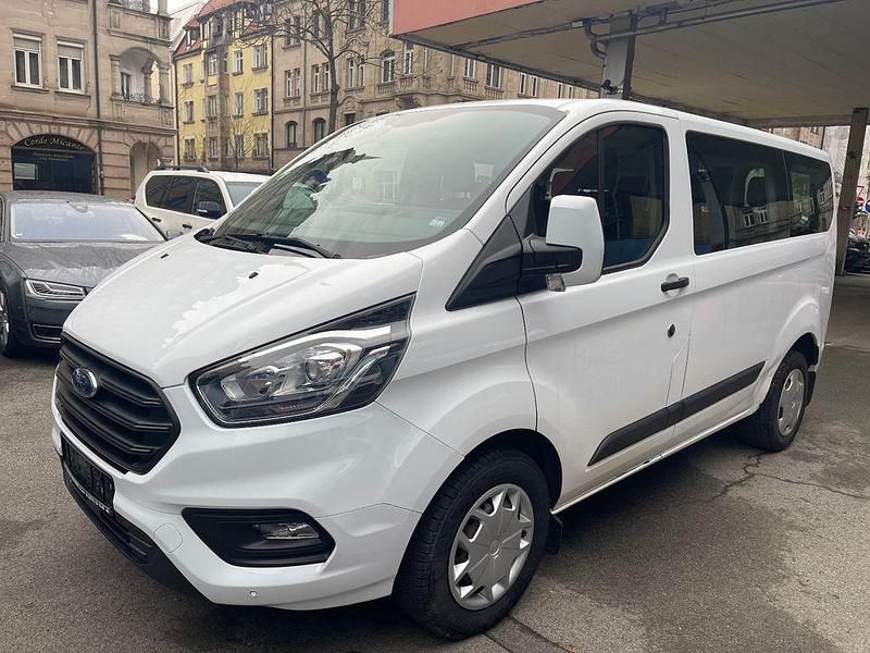 Second-hand Ford Transit Custom 105 CP (77 kW) 2018 Alb Monovolum
