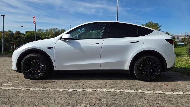 Weiß Gebraucht 2022 Tesla Model Y SUV | 39.000 € (Fairer Preis) - Bild 1/4