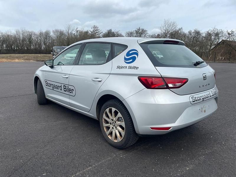 Gebraucht Seat Leon Style 105 PS (77 kW) 2014 Silber Limousine