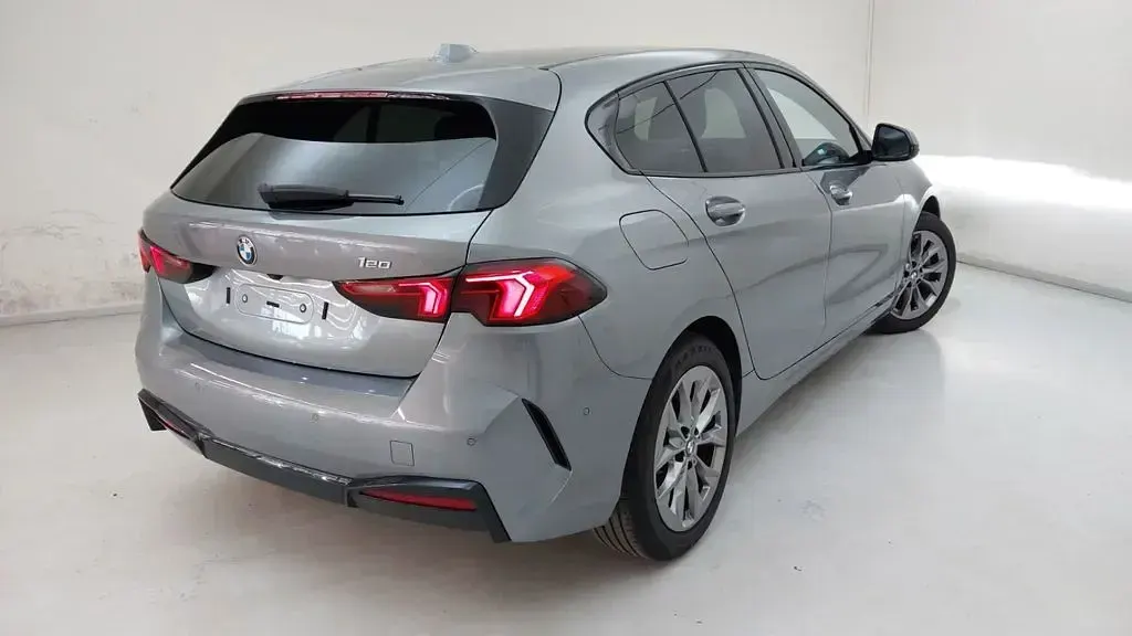 Gebraucht BMW 120 170 PS (125 kW) 2024 Grau Limousine