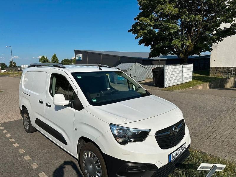 Weiß Gebraucht 2019 Opel Combo Van / Kleinbus | 8.300 € (Fairer Preis) - Bild 1/4