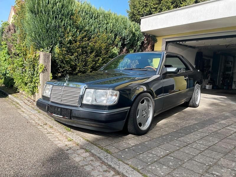 Schwarz Gebraucht 1991 Mercedes E300 Coupé | 7.999 € - Bild 1/4