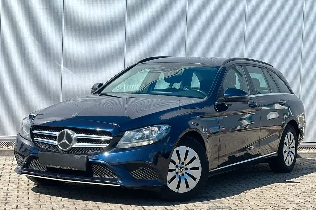 Gebraucht Mercedes C220 194 PS (142 kW) 2019 Blau Limousine