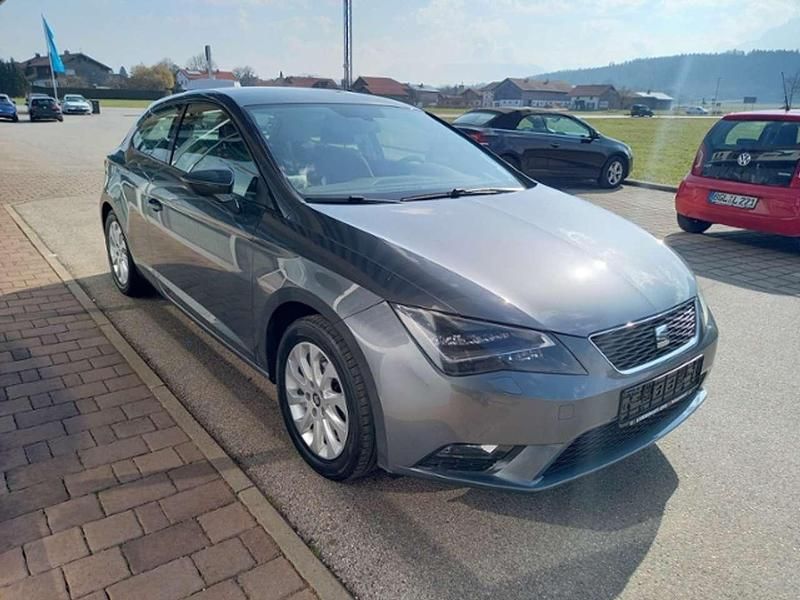Gebraucht Seat Leon Style 105 PS (77 kW) 2014 D grau/monsungrau/pirineos gr Coupé