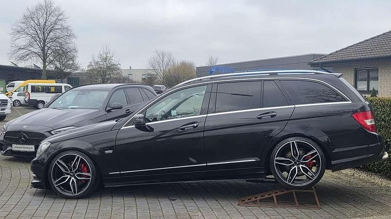 Gebraucht Mercedes C350 265 PS (194 kW) 2011 Schwarz  unilack Kombi