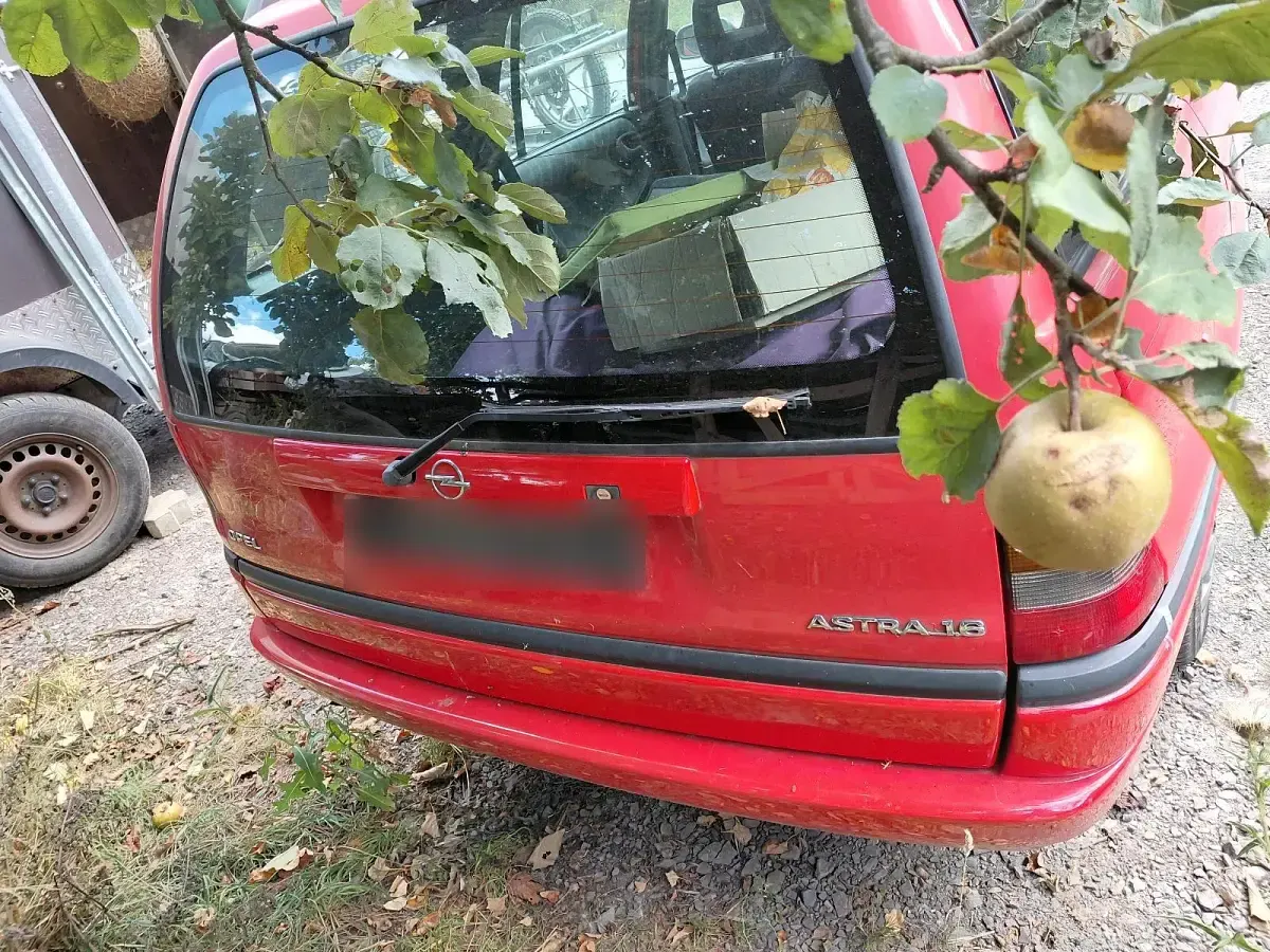 Gebraucht Opel Astra 75 PS (55 kW) 1997 Rot Kombi
