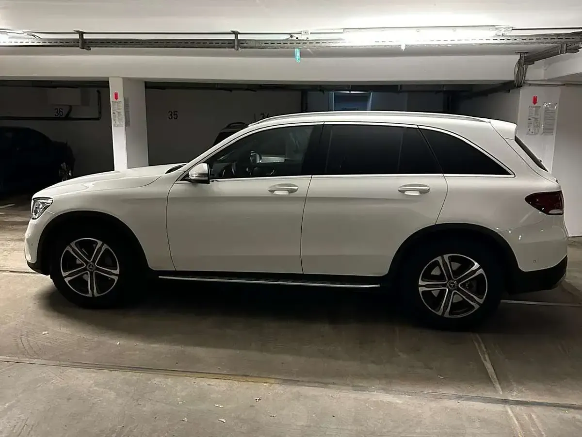 Gebraucht Mercedes GLC220 Exclusive 194 PS (142 kW) 2019 Weiß SUV