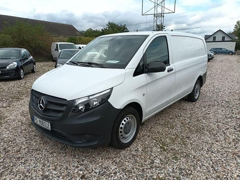 Weiß Gebraucht 2017 Mercedes Vito Van / Kleinbus | 12.900 € (Superpreis) - Bild 1/4
