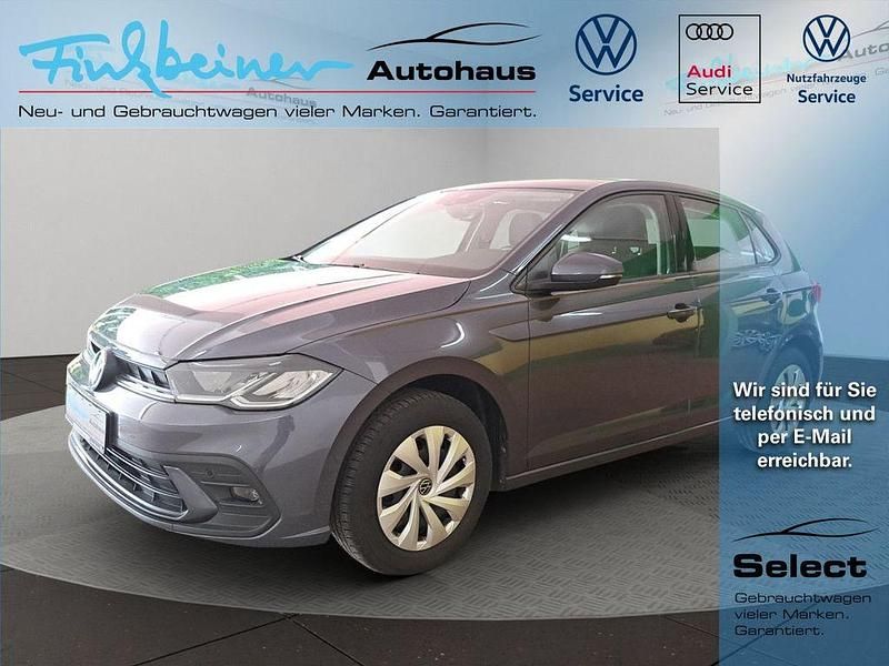 Rauchgrau, metallic Gebraucht 2023 VW Polo Life Limousine | 14.900 € (Superpreis) - Bild 1/4