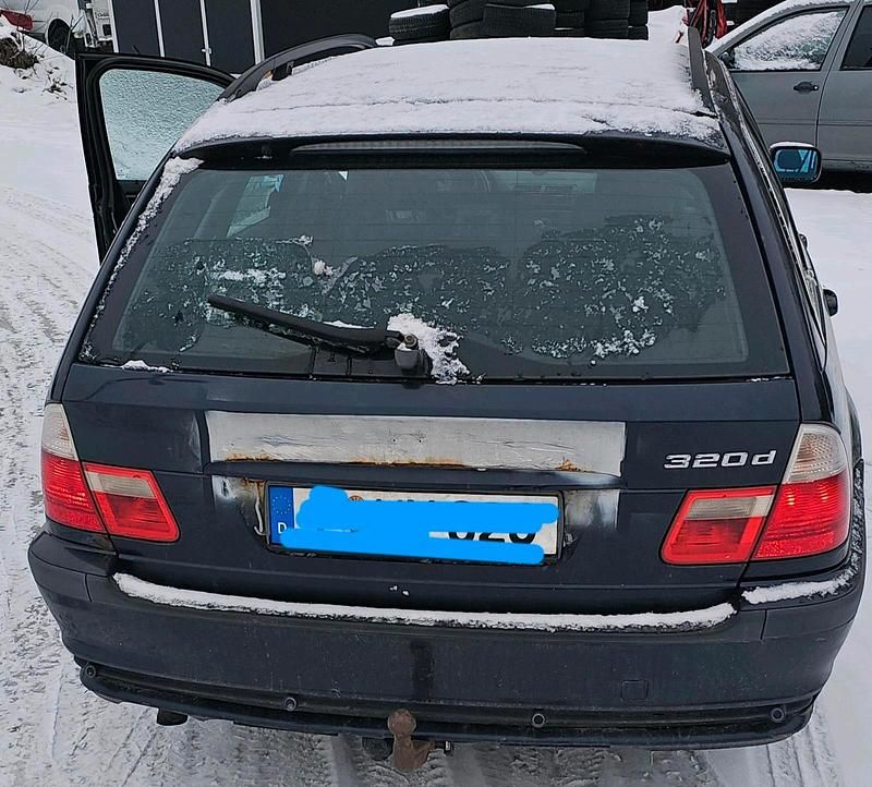 Gebraucht BMW 320 150 PS (110 kW) 2003 Blau Kombi