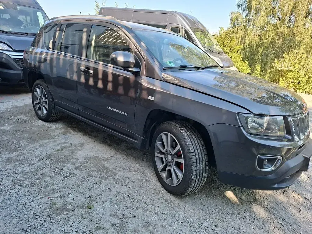 Gebraucht Jeep Compass Limited 163 PS (119 kW) 2014 Grau SUV