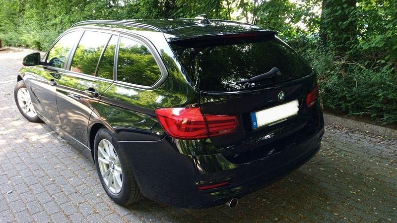 Gebraucht BMW 318 Advantage 150 PS (110 kW) 2015 Schwarz Kombi