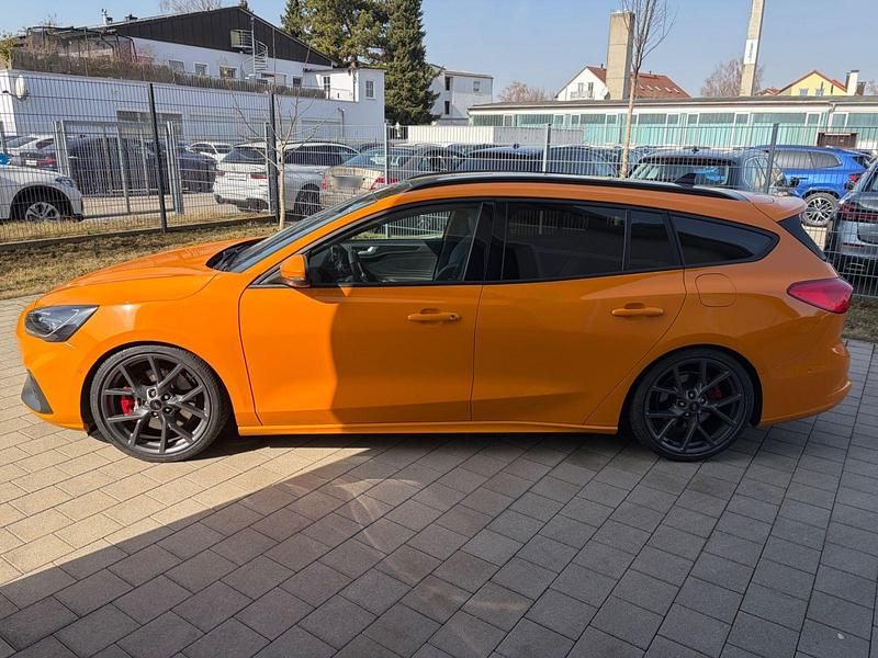 Gebraucht Ford Focus ST 280 PS (205 kW) 2021 Orange Kombi