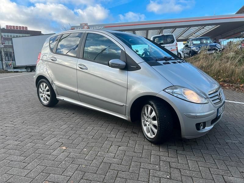 Silber Gebraucht 2005 Mercedes A150 Elegance Kleinwagen | 1.999 € (Fairer Preis) - Bild 1/4