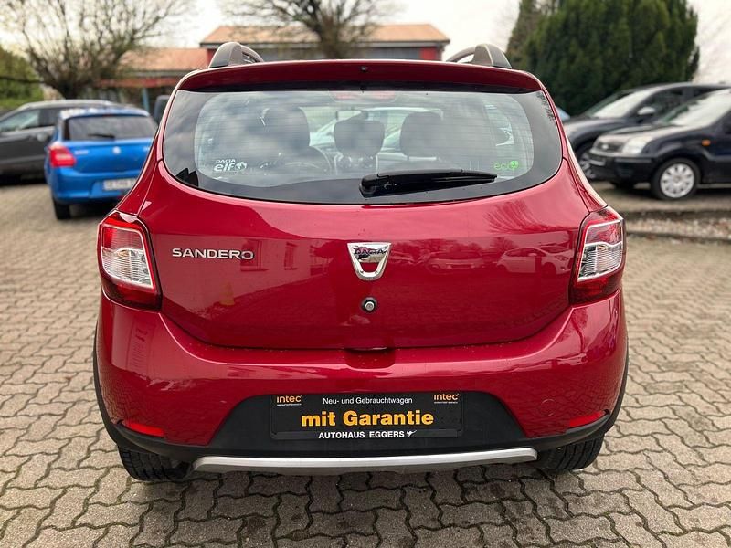 Gebraucht Dacia Sandero Stepway Ambiance 90 PS (66 kW) 2014 Rot Kleinwagen