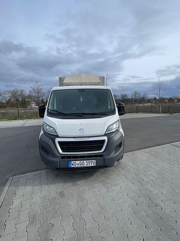Gebraucht Peugeot Boxer 163 PS (119 kW) 2018 Weiß Van