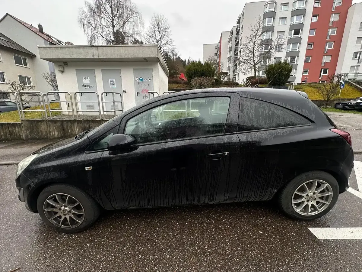 Używany Opel Corsa 86 KM (63 kW) 2011 Czarny Hatchback