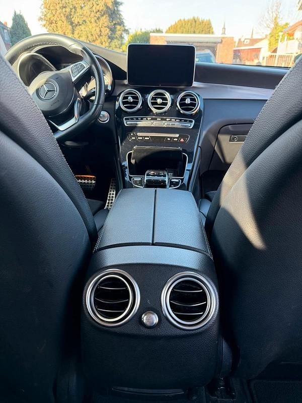 Gebraucht Mercedes GLC250 211 PS (155 kW) 2019 Weiß SUV