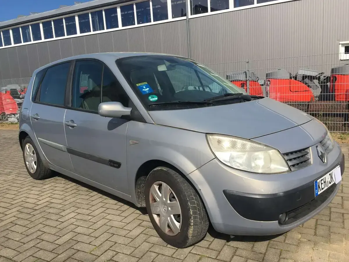 Gebraucht Renault Scénic II Avantage 113 PS (83 kW) 2005 Silber Van / Kleinbus