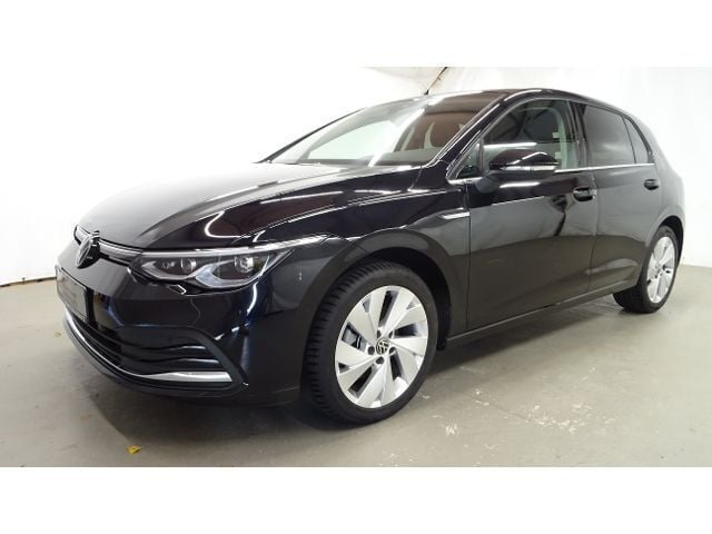 Gebraucht VW Golf VIII Style 150 PS (110 kW) 2023 Deep black perleffekt Limousine