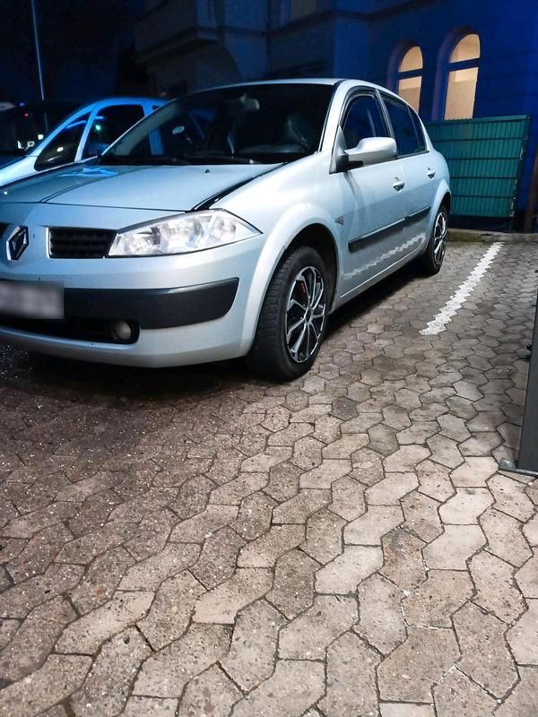 Gebraucht Renault Mégane II 113 PS (83 kW) 2004 Silber Limousine