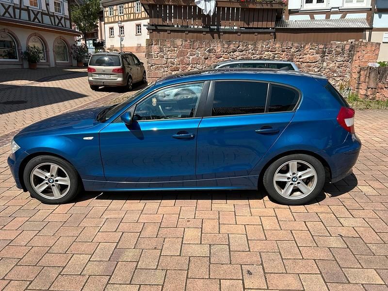 Blau Gebraucht 2004 BMW 120 Kleinwagen | 2.500 € (Guter Preis) - Bild 1/4