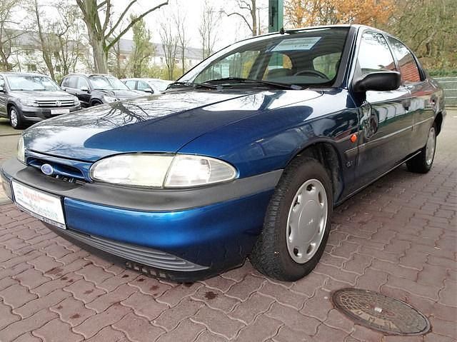 Gebraucht Ford Mondeo 90 PS (66 kW) 1993 Blau metallic Limousine
