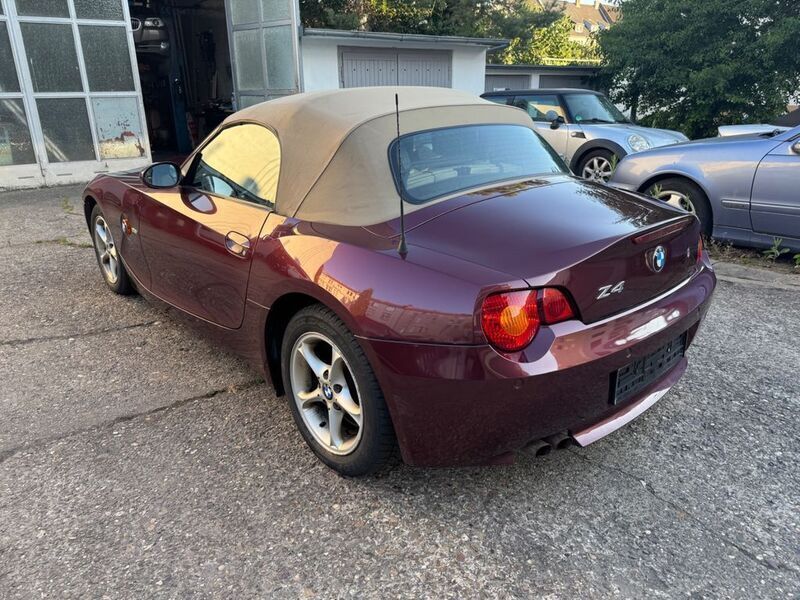 Gebraucht BMW Z4 Sport Line 192 PS (141 kW) 2003 Rot Cabrio
