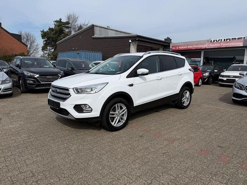 Gebraucht Ford Kuga 120 PS (88 kW) 2019 Weiß SUV