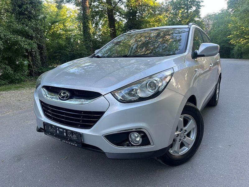 Silber Gebraucht 2013 Hyundai ix35 Edition SUV | 8.990 € (Fairer Preis) - Bild 1/4