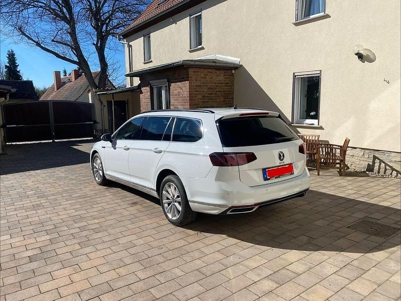 Gebraucht VW Passat GTE 218 PS (160 kW) 2021 Weiß Kombi