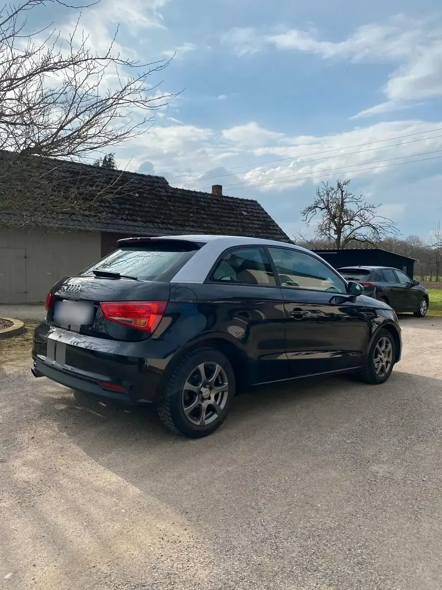 Gebraucht Audi A1 95 PS (69 kW) 2016 Schwarz Kleinwagen
