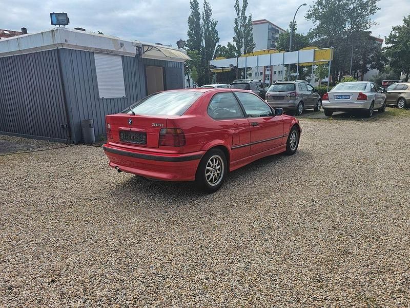 Gebraucht BMW 316 105 PS (77 kW) 2000 Rot Limousine
