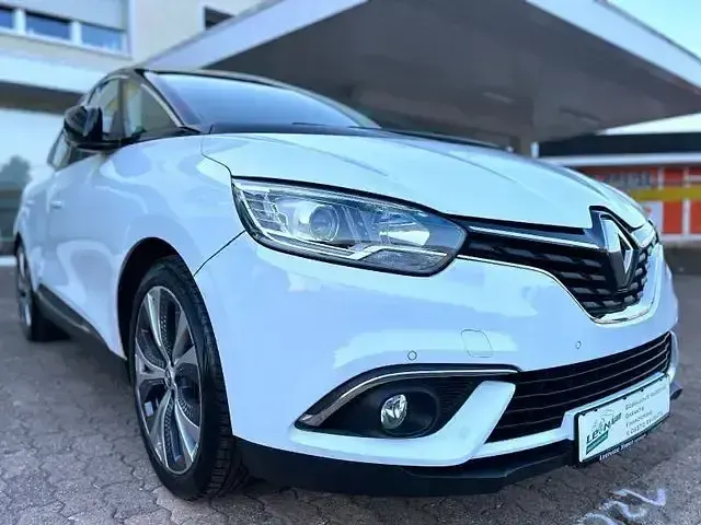 Gebraucht Renault Scénic III Intens 132 PS (97 kW) 2017 Weiß Van / Kleinbus