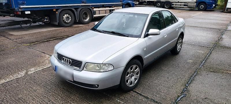 Silber Gebraucht 1999 Audi A4 Limousine | 799 € (Superpreis) - Bild 1/4