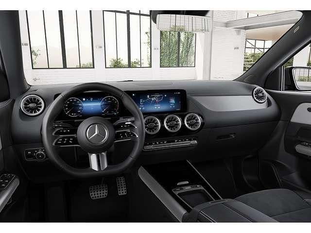 Gebraucht Mercedes GLA200 AMG line 163 PS (119 kW) 2025 Metalliclack mountaingrau SUV