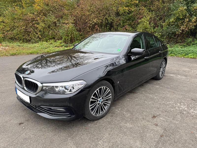 Schwarz Gebraucht 2018 BMW 530e iPerformance Limousine | 24.500 € (Guter Preis) - Bild 1/4