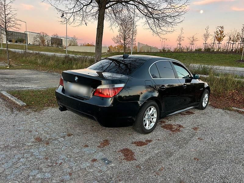 Gebraucht BMW 525 M Sport 218 PS (160 kW) 2005 Schwarz Limousine