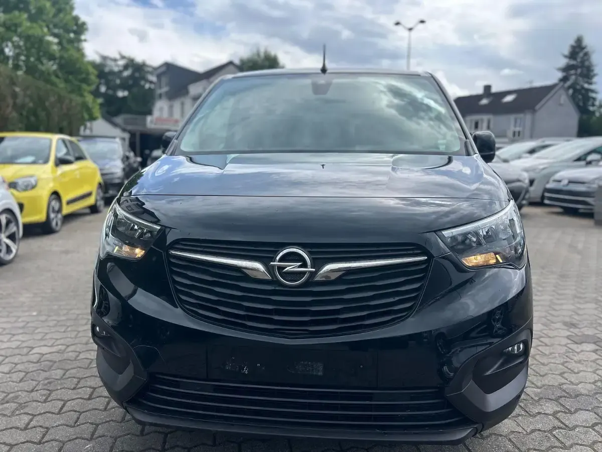 Gebraucht Opel Combo 131 PS (96 kW) 2023 Schwarz Van / Kleinbus