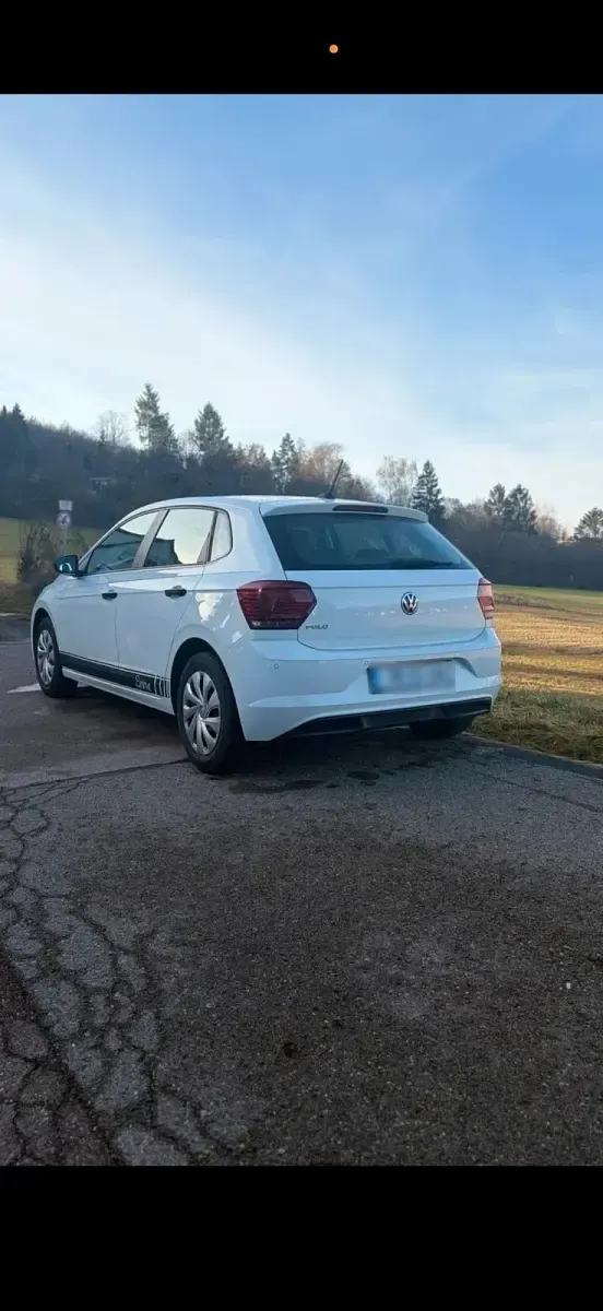 Gebraucht VW Polo Trendline 75 PS (55 kW) 2018 Weiß Kleinwagen
