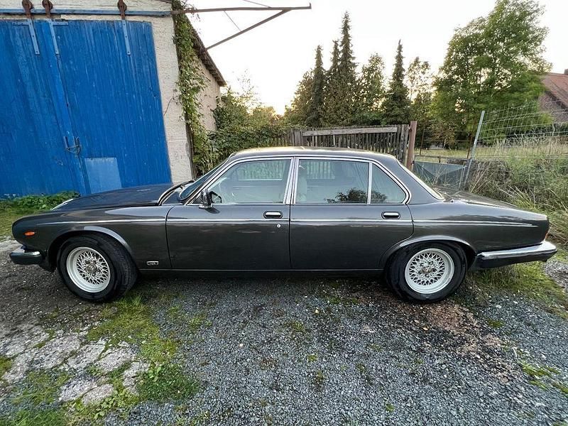Gebraucht Jaguar XJ 295 PS (216 kW) 1985 Grau Limousine