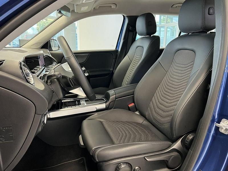 Gebraucht Mercedes GLB220 Advanced Plus 190 PS (139 kW) 2024 Spektralblau SUV
