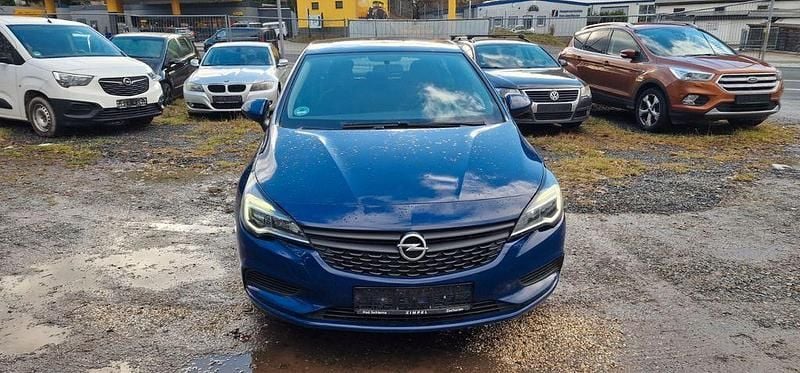 Blau Gebraucht 2018 Opel Astra Selection Limousine | 4.200 € (Guter Preis) - Bild 1/4