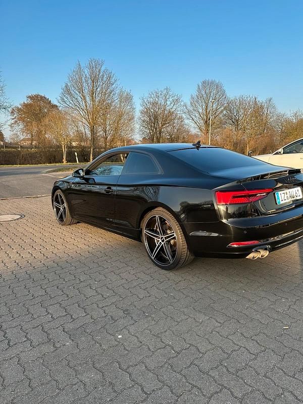 Gebraucht Audi A5 Ambiente 190 PS (139 kW) 2016 Schwarz Coupé