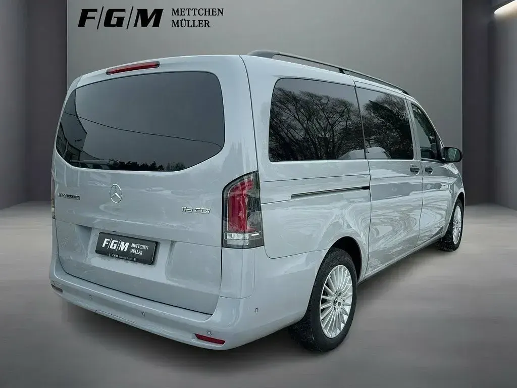 Gebraucht Mercedes Vito 190 PS (139 kW) 2024 Alpingrau Van