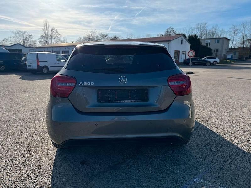 Gebraucht Mercedes A200 Style 156 PS (114 kW) 2013 Grau Limousine
