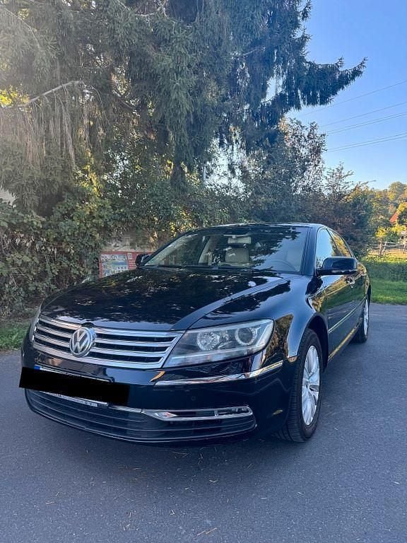 Schwarz Gebraucht 2013 VW Phaeton Limousine | 9.950 € - Bild 1/4